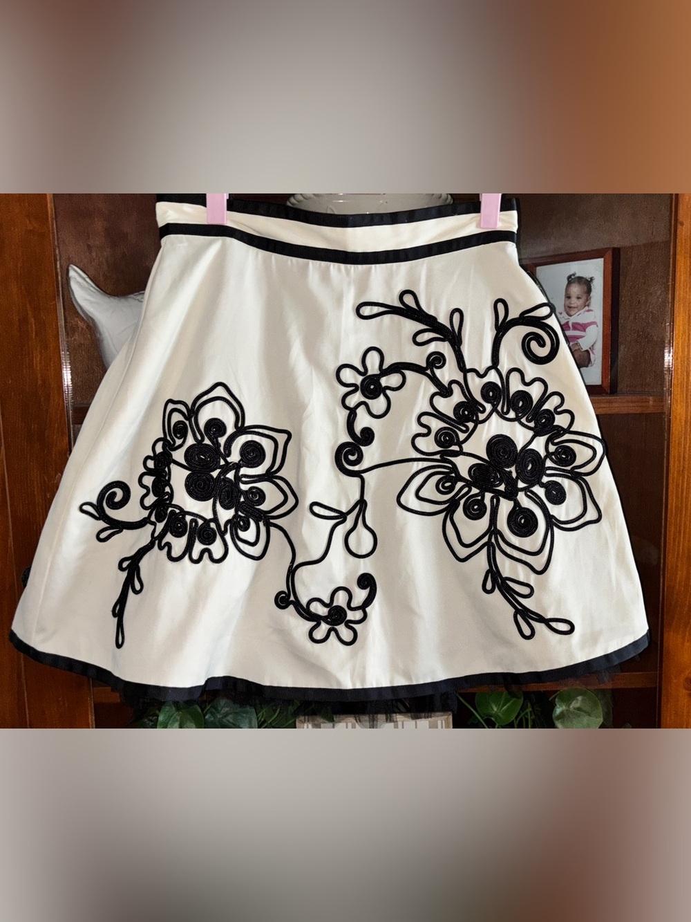 White/Black Med. Contemporary Skirt with Black Floral Appliqué w/lace